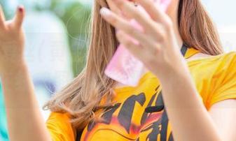 AISS爱丝(黄金版) – 独自等待的索菲：在线美图，哦，那种神秘感？