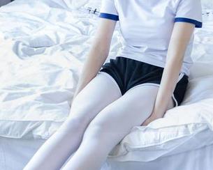 BoBoSocks袜啵啵 – 谁说只有一条路？奶油的船袜与丝袜写真资源，开启新的视觉之旅！