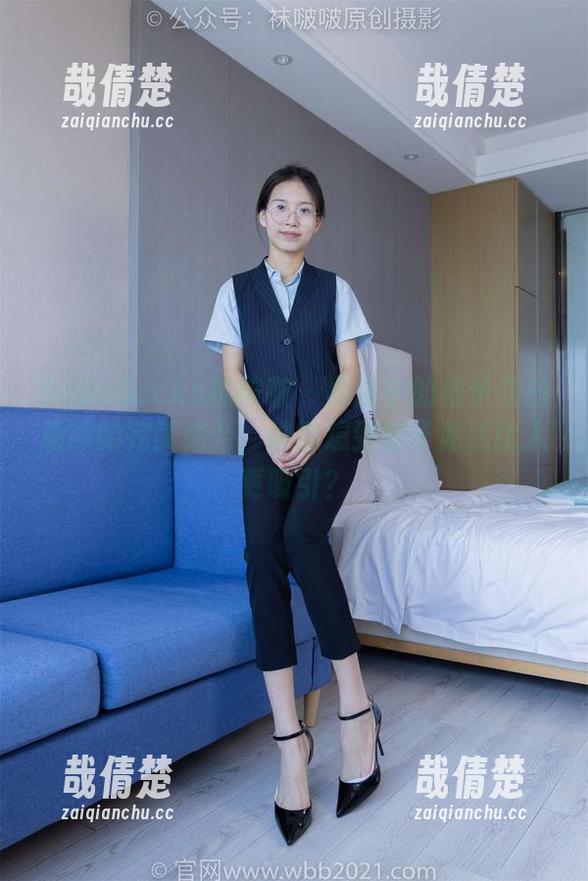 BoBoSocks袜啵啵-稚予 BoBoSocks袜啵啵 - 原图中的稚予与白船袜的完美结合,谁能想到鞋子竟然比人更吸引?