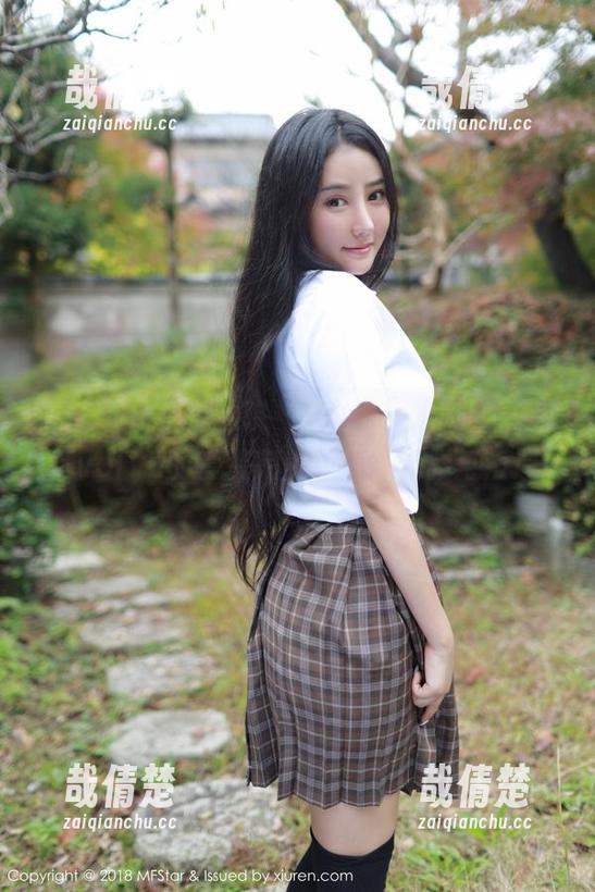 MFStar模范学院-艾莉Evelyn MFStar模范学院 - 从原图到图册,艾莉Evelyn的套装完美诠释了优雅与叛逆
