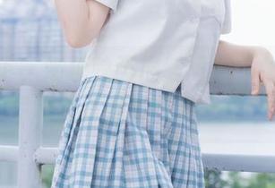 分享一下，喵糖映画最新短发少女的鲜嫩写真，真是等不及要看！