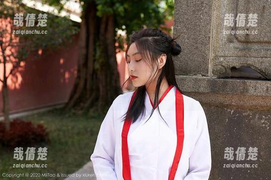 MiiTao蜜桃社-咕噜Sweet MiiTao蜜桃社 - 难道是网盘的校服照?咕噜Sweet告诉你,她的青春是这样穿的!