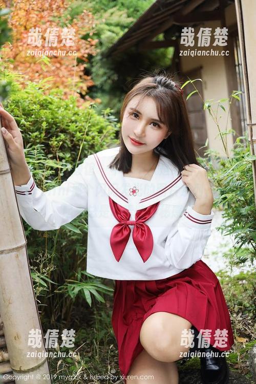 MyGirl美媛馆-糯美子Mini MyGirl美媛馆 - 牛仔不只是穿搭,还是糯美子Mini那个闪闪发光的图片系列,分享起来总是带着些神秘感。