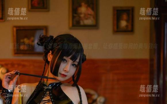 最新更新！PAKI酱带来的靡烟旗袍套图，让你感受瞬间的美与致命吸引！