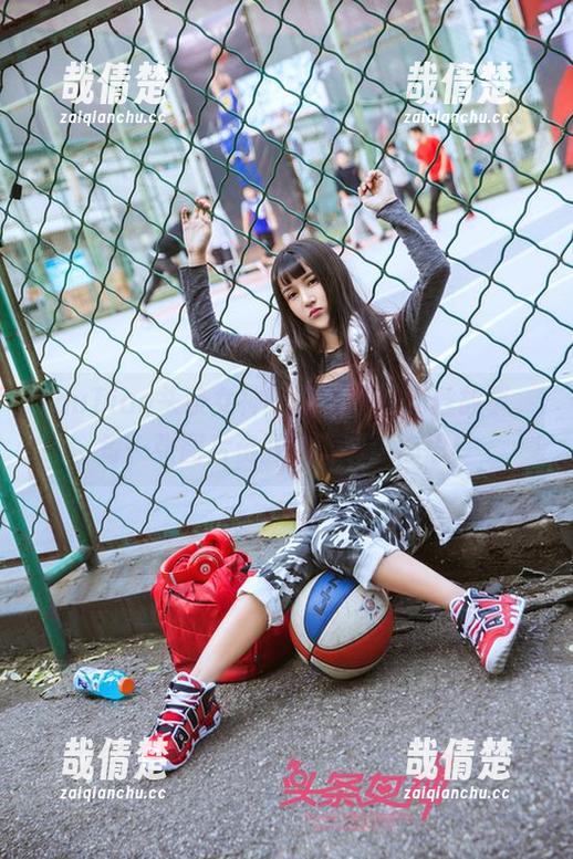 TouTiao头条女神-松果儿 TouTiao头条女神 - 松果儿的肉丝故事,每一张图片资源都藏着小心思!