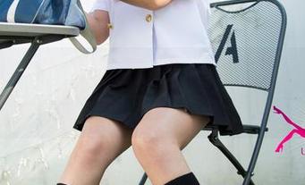 UGirls尤果网 – 跟着孟狐狸走进镂空的故事：这组写真太有感觉了！