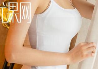 UGirls尤果网 – 最新图集：陈怡曼的礼服，穿的是衣服，脱的是我的心防。