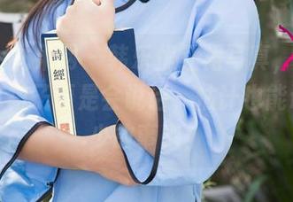 UGirls尤果网 – 韩乐优红裙写真，全套上线：这裙子要是会说话，估计也能讲出不少故事吧！