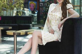 UGirls尤果网 – 顾欣怡白裙的作品集，下载一份，心情好似也跟着变得轻盈！