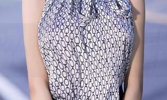 Xiuren秀人网 – Jennifer小若的写真：天使降临——我还在为早餐发愁呢…