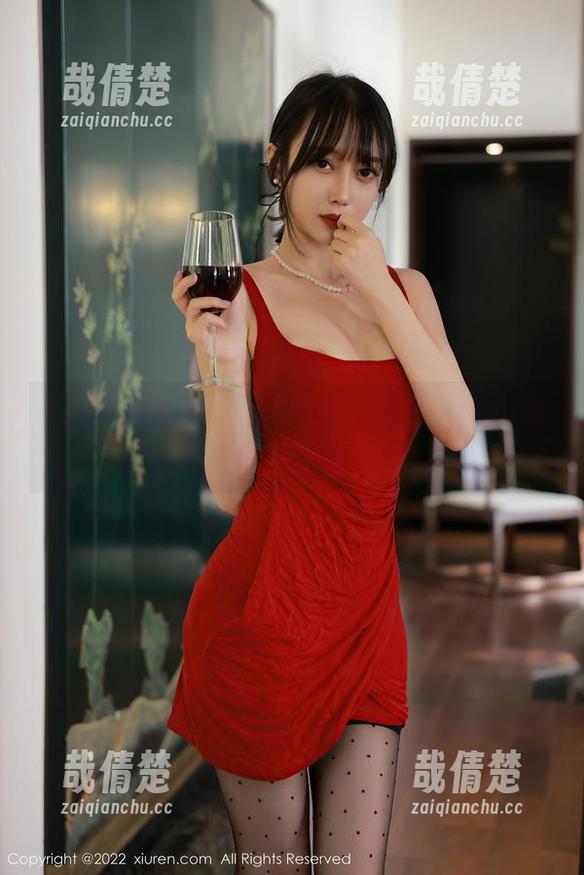 Xiuren秀人网-tina甜仔 Xiuren秀人网 - 她的美腿在线,tina甜仔真的不需要多说
