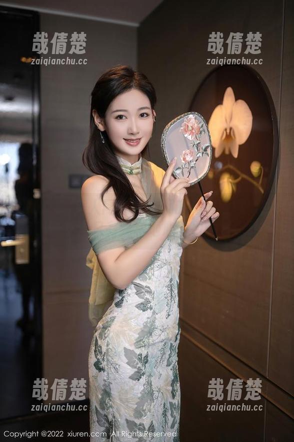 Xiuren秀人网 - 唐翩翩的私房写真：在高跟鞋里，只有我和地心引力的拉锯战！