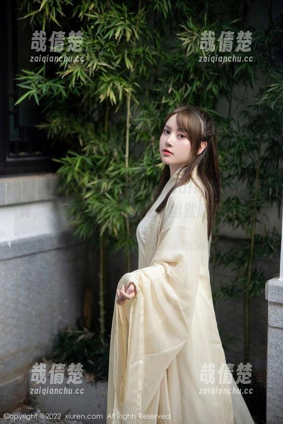 Xiuren秀人网-夏诗诗Sally Xiuren秀人网 - 夏诗诗Sally的旗袍写真,完美展现东方韵味与幽默感的奇妙交集!