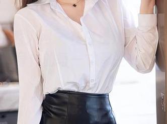Xiuren秀人网 – 在白浅浅的最新瑜伽写真集里，身体的每一寸都是……灵魂的延伸？
