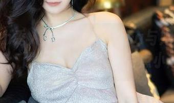 Xiuren秀人网 – 白白Alina与她的夏日写真：阳光、汗水，还有点小尴尬