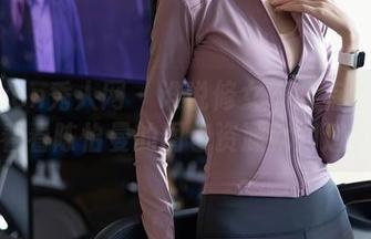 Xiuren秀人网 – 谁说修女不能有风情？看看陈怡曼的图包资源就知道！