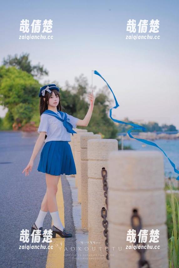 Yiko湿润兔 壁纸里,Yiko湿润兔与蓝天之恋的柔情小鹿们