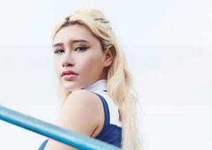 YouWu尤物馆 – 精选美图：木木hanna的“厨娘”日常，随便一靠都是大片的感觉。
