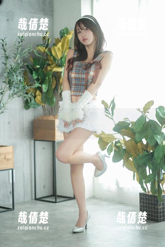 いくみ(育美)在泳池：精选能让你怀疑人生的美丽瞬间