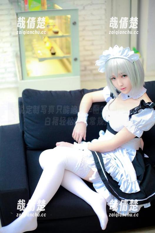 谁说定制写真只能追求华丽？一小央泽的白裙轻松打破常规！