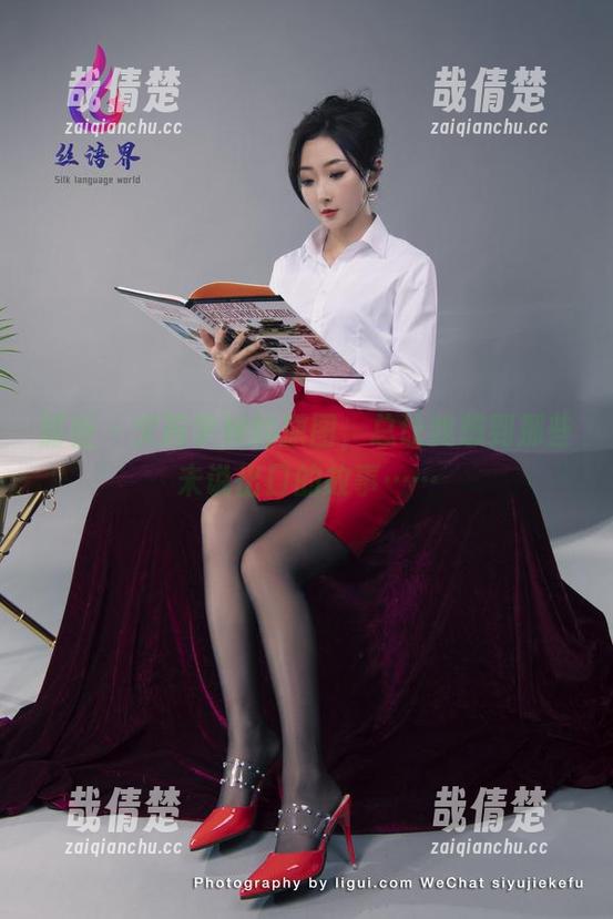丽柜-文芮 丽柜 - 文芮学妹的原图,总让我想到那些未说出口的故事……