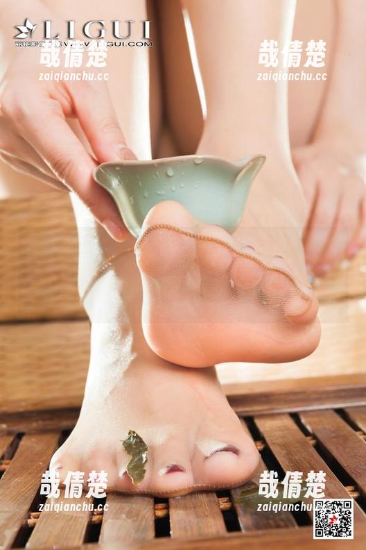 丽柜 - 在线！轩轩的白裙合集：如果裙子能说话，它肯定会告诉你我今天怎样大方周到！