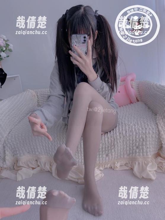 看到二阶堂宅绘子的清纯cos原图，感觉像在甜甜的梦里徜徉……