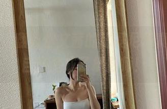 微密圈 – 翻阅你文茜的比基尼写真，感觉自己变成了摄影师！
