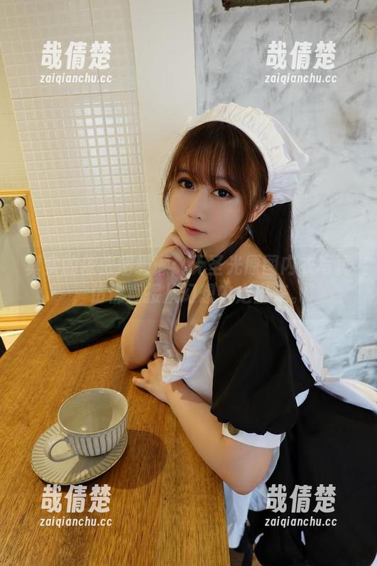 依依超级懒 真实的依依超级懒:无圣光原图内衣写真,仿佛直接从幻想中走出来。