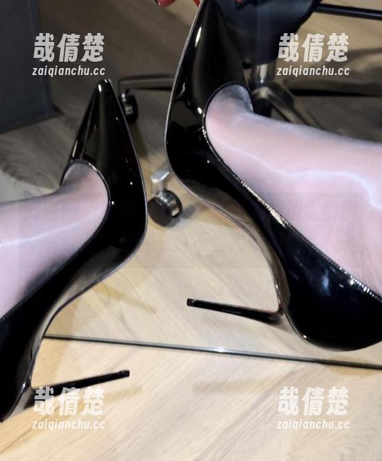 微密圈 - 哎哟，保守的二舅妈超厉害的图片，这性感真不怕火烧吗？