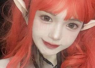 在纯白里，倦倦喵的原图犹如梦境，图包则是超现实的离奇！