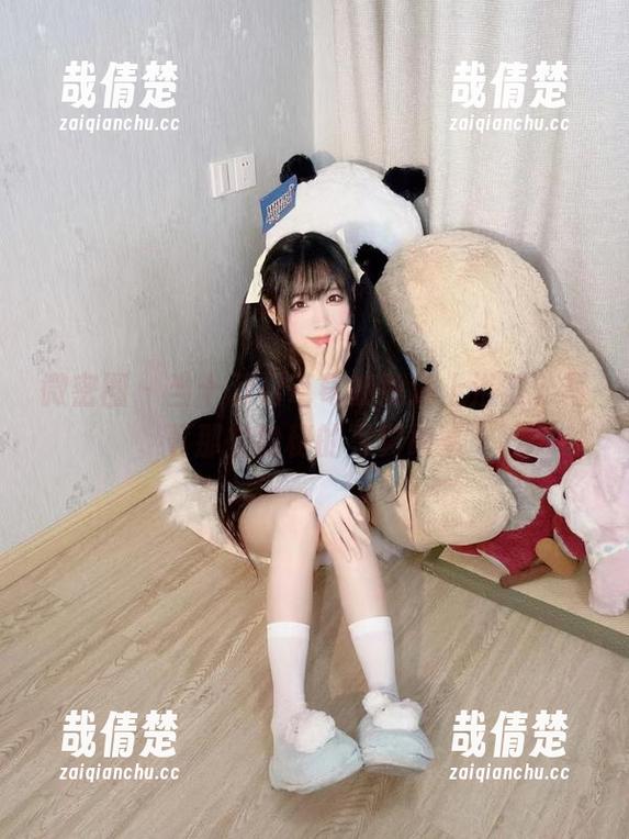 十万口草莓粥粥 微密圈 - 当十万口草莓粥粥遇上浴缸,写下那些隐秘的写真故事