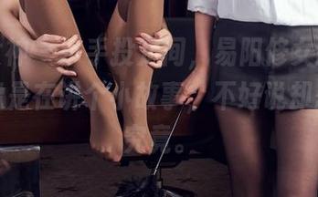 头条女神 – 举手投足间，易阳修女的美图套图像是在讲个小故事，不好说却想一探究竟。