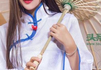 头条女神 – 走出家门，高韩菲的户外写真原图：阳光下的小调皮！