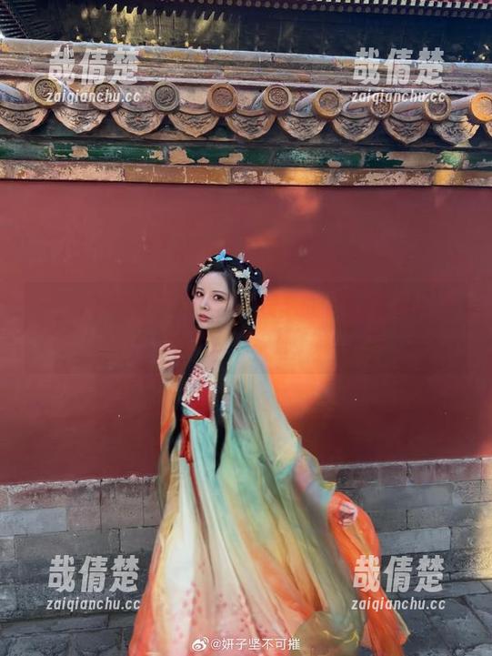 原图揭晓！妍子坚不可摧的小叽让你忍不住心动的瞬间。
