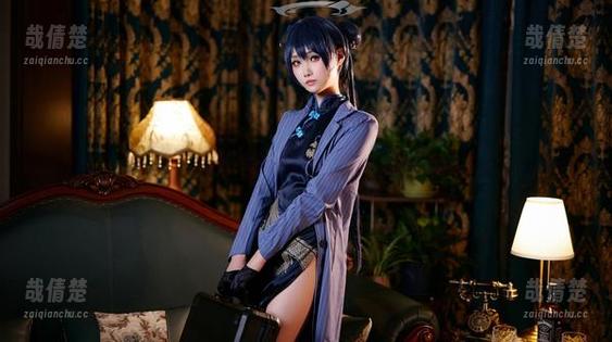 嫣嫣子：透明女仆的精选作品，轻轻撩拨你的好奇心
