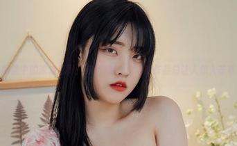 网盘中的泳池幻影：宋哈娜(송하나)的作品总让人想入非非