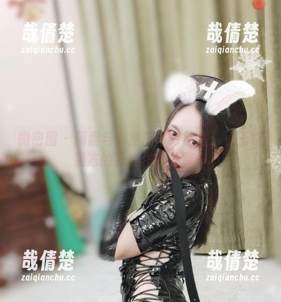 微密圈 - 网盘与浴室的奇妙旅程：小玉吃果冻的另类作品分享！