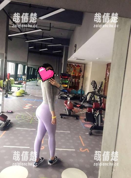 小芯酱 微密圈 - 诶?小芯酱的红色图包,这色调真的让我记忆犹新,精选里别具一格!
