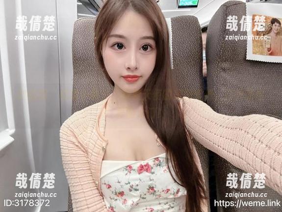 小萌子 微密圈 - 跟随小萌子,探索天使的美图壁纸,打开新世界的大门!
