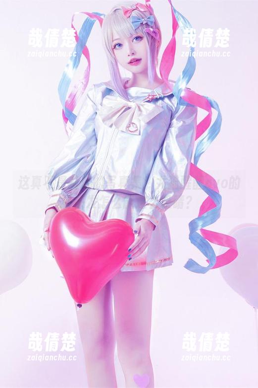尤猫醒醒ovo 这真不是普通的写真集!尤猫醒醒ovo的粉头发怎么能这么吸睛?