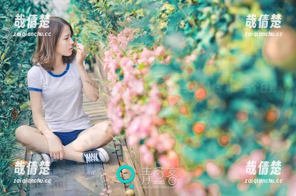 推女神 - 精选AZHUA纯白作品：在这个世上，她是唯一一个白到能闪光的博主！