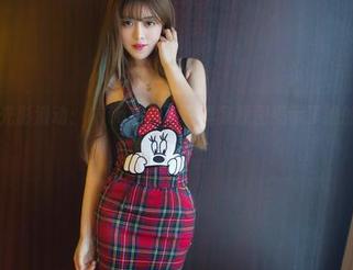 推女郎 – 光影滑动：Rita的泳池写真集原图揭示了她的每个动人瞬间