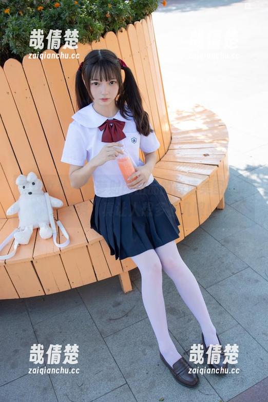 黑丝女仆，森萝财团出品的高清美图，瞧这姿势，真让人想多看几眼！