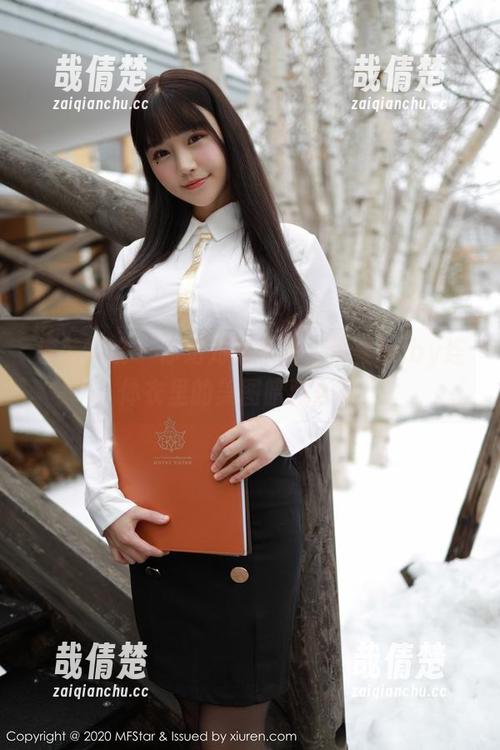 模范学院-佟蔓baby 模范学院 - 你绝对想不到,佟蔓baby连体衣里的美图暗藏玄机!