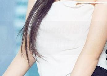 爱尤物 – 当徐莉芝Booty出现在街角，原图和壁纸碰撞出什么火花？