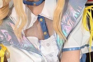 星穹铁道上的白栎Shirly：高清照片，崩坏的优雅共存！