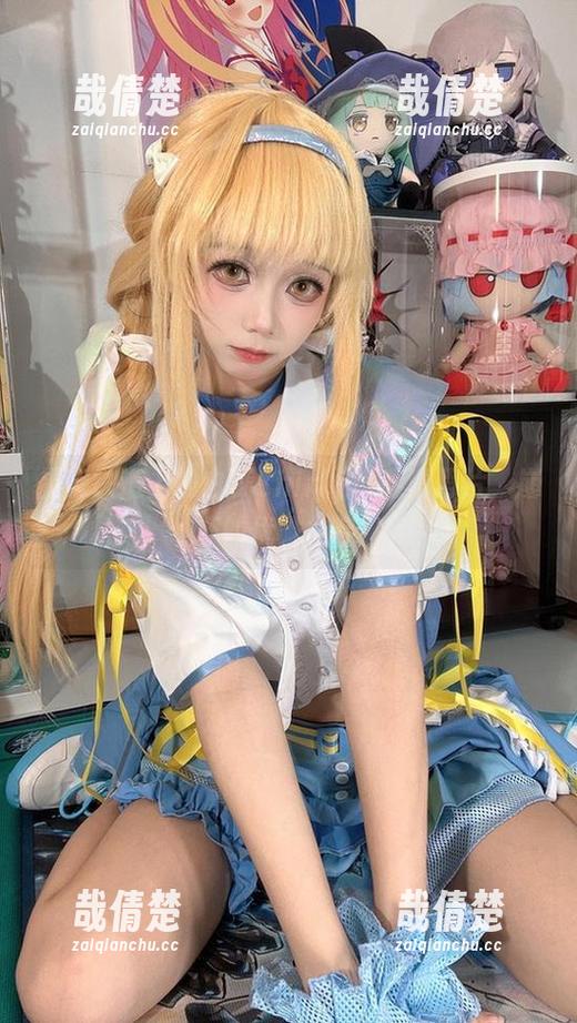 星穹铁道上的白栎Shirly：高清照片，崩坏的优雅共存！