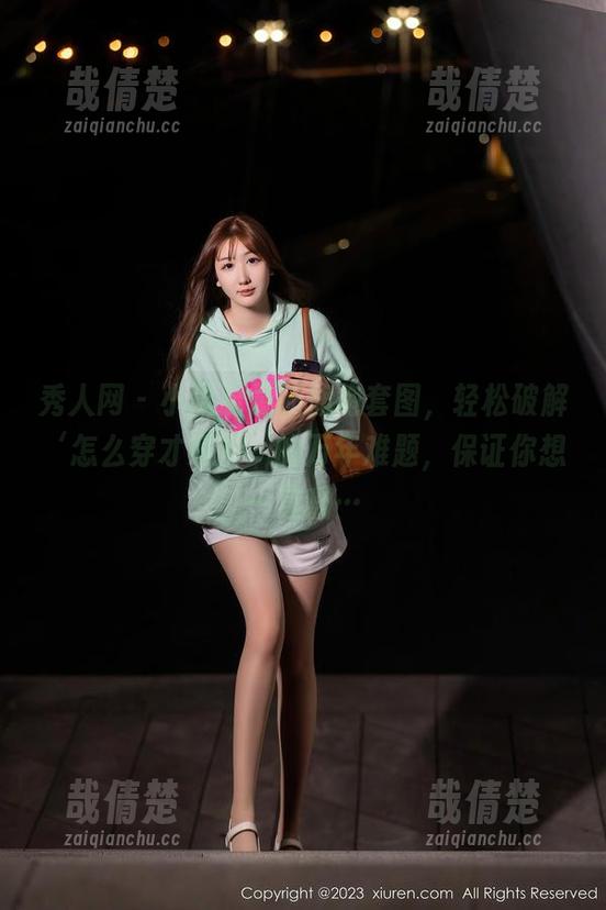 秀人网-小逗逗 秀人网 - 小逗逗最新旗袍套图,轻松破解‘怎么穿才好看’的万年难题,保证你想一直翻…