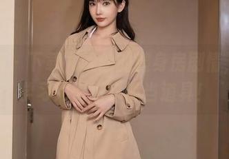 秀人网 – 下载尤妮丝的健身房剧情，顺便学习如何把水瓶当道具！